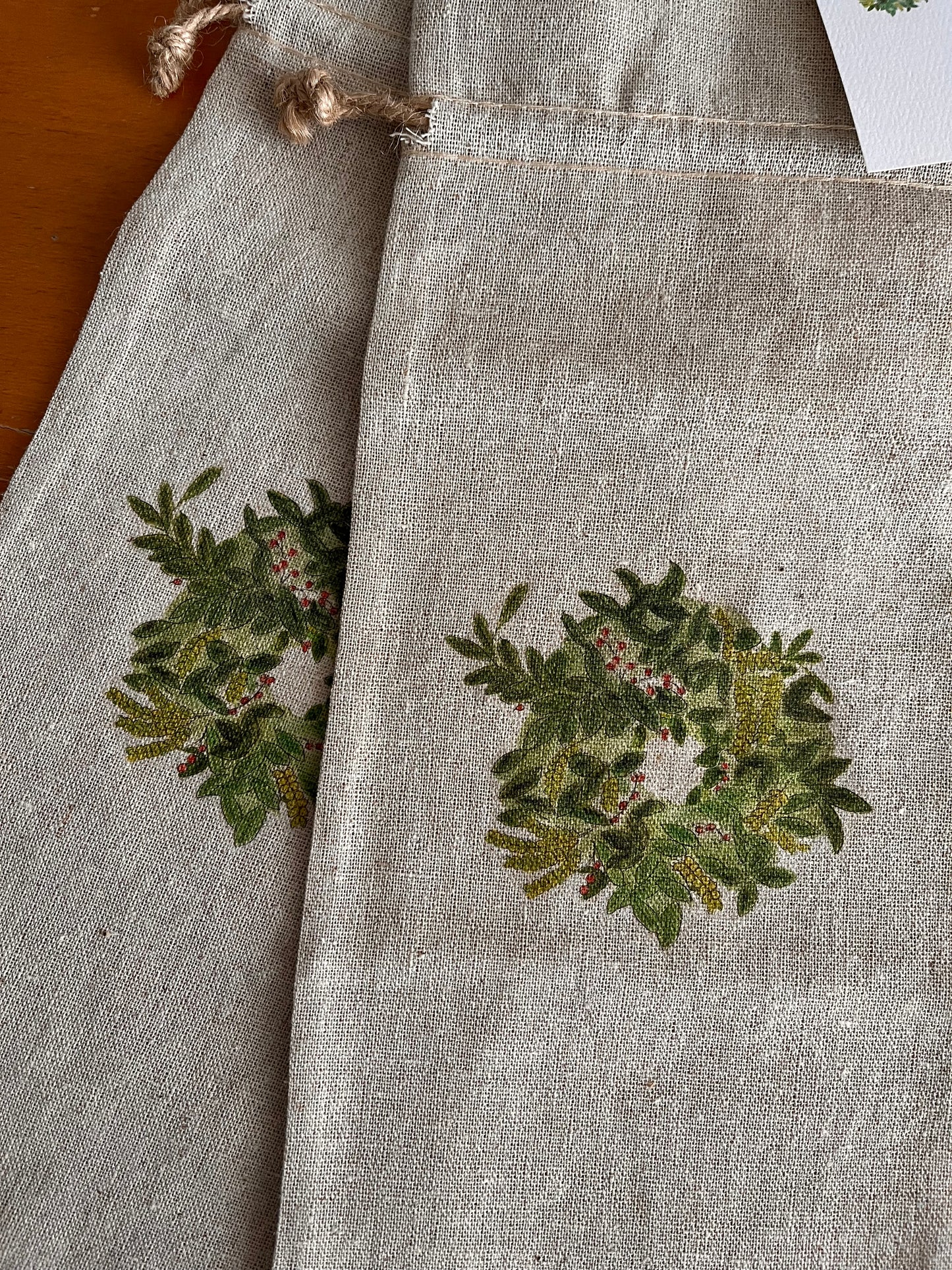 Wreath Linen Wine Bag and Gift Card Set