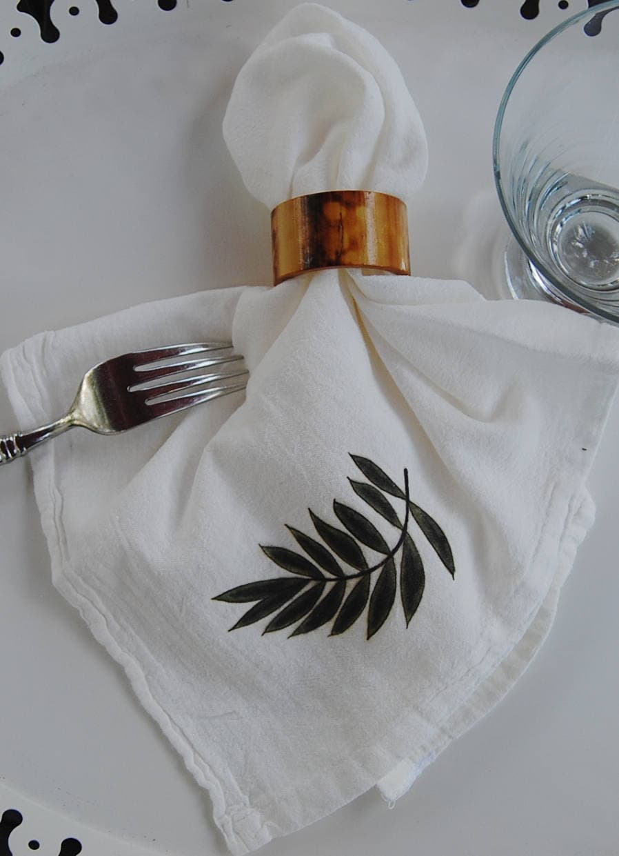 Palm Leaf Cotton Napkin Set.